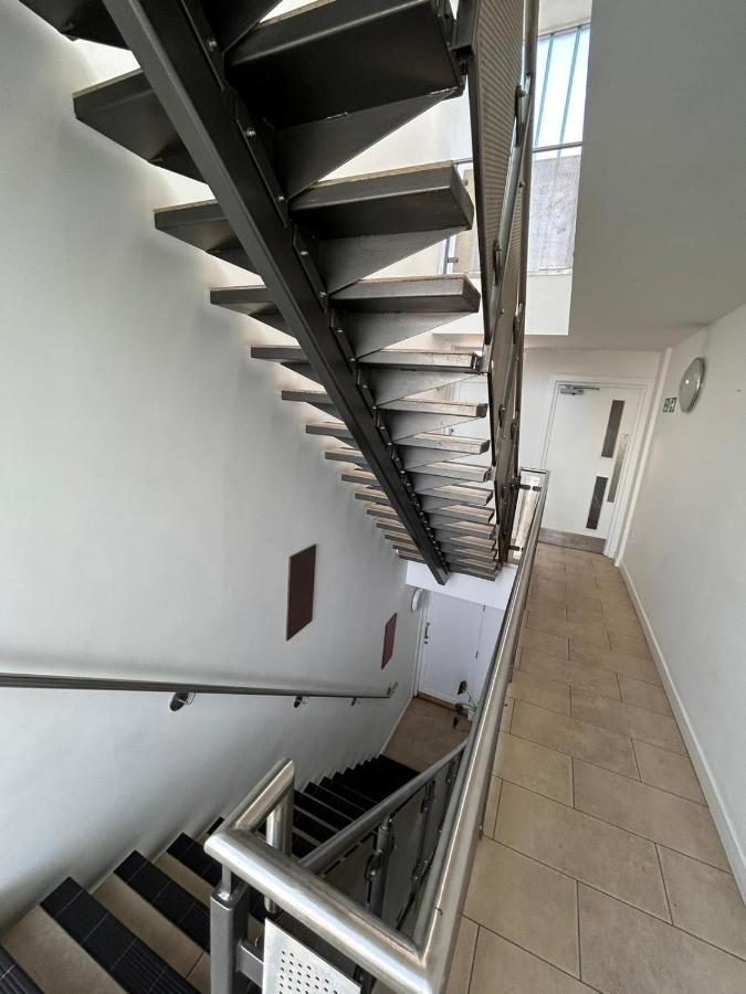 Bright And Airy Islington Apartment 伦敦 外观 照片