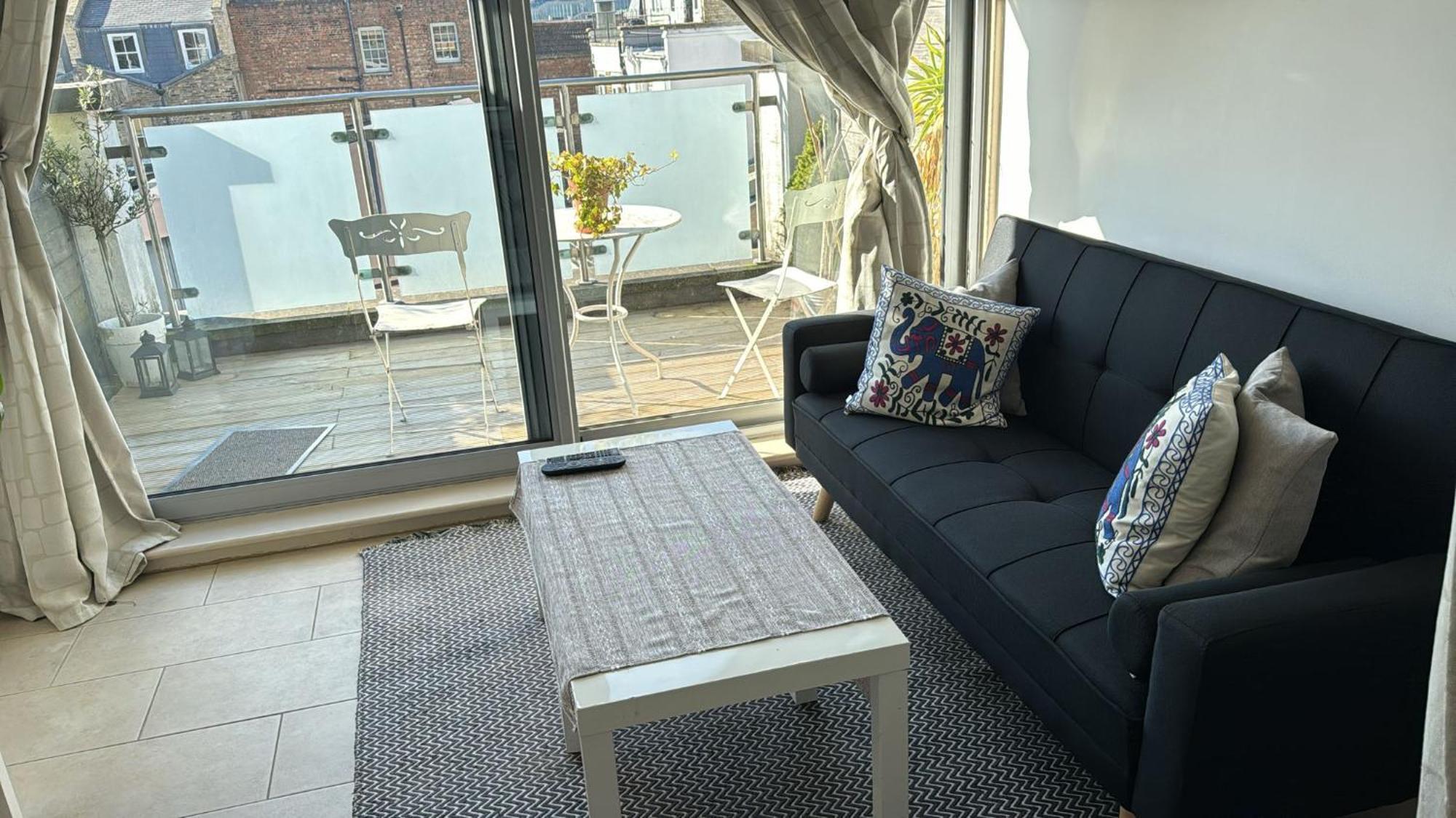 Bright And Airy Islington Apartment 伦敦 外观 照片