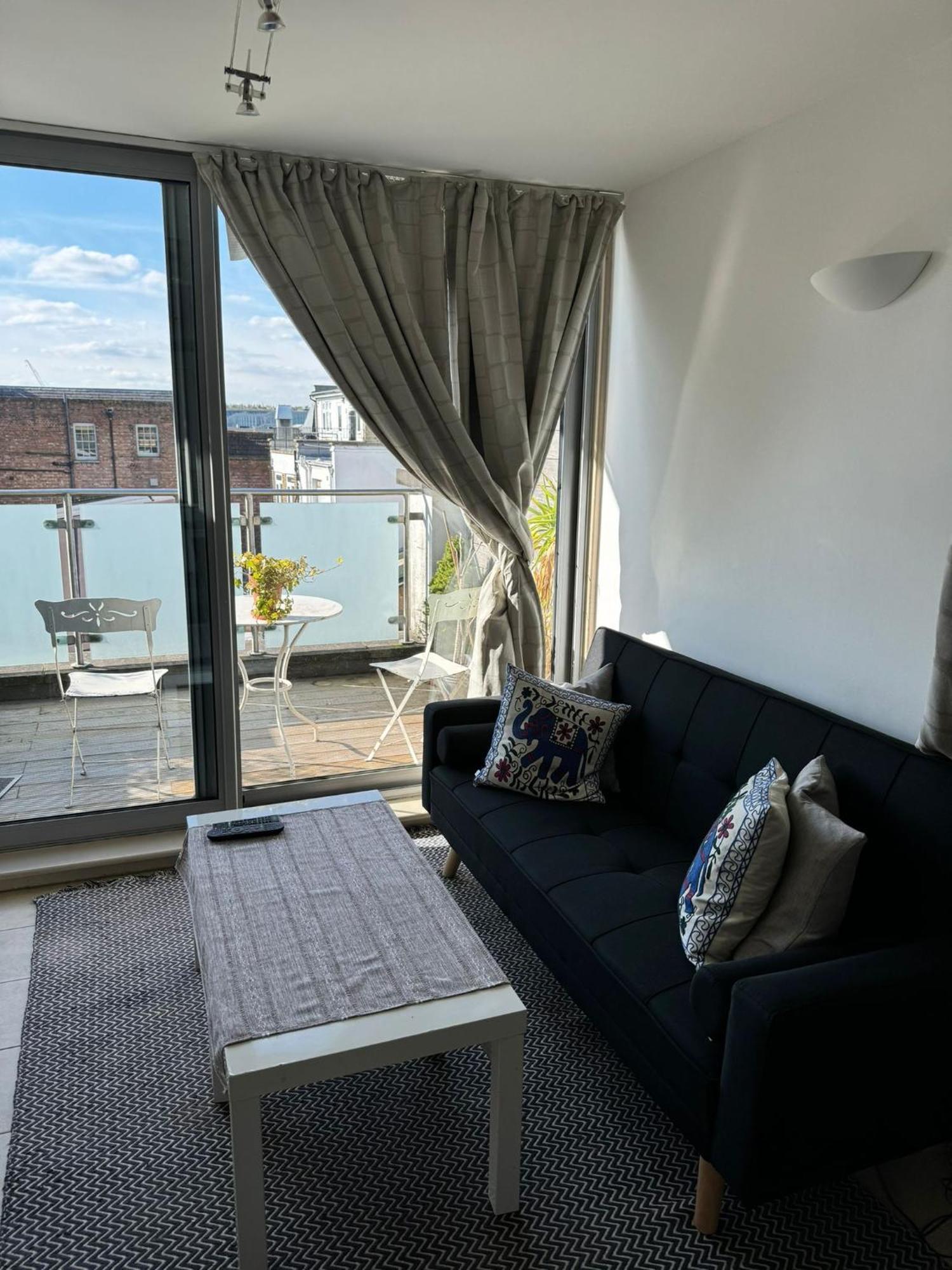 Bright And Airy Islington Apartment 伦敦 外观 照片